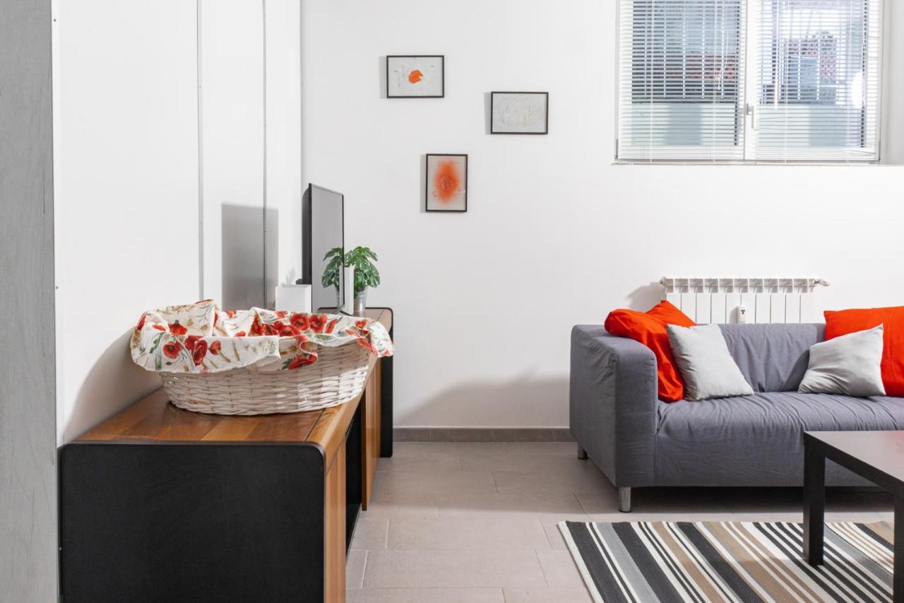 Staurenghi Red Apartment バレーゼ エクステリア 写真