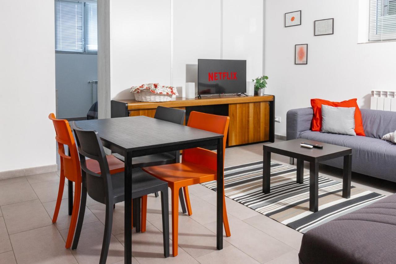 Staurenghi Red Apartment バレーゼ エクステリア 写真