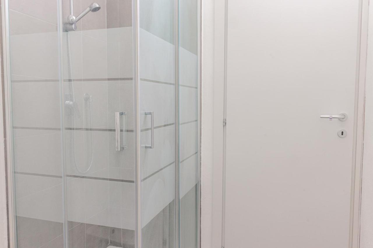 Staurenghi Red Apartment バレーゼ エクステリア 写真